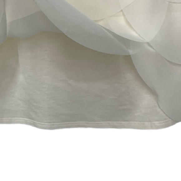 Ann Taylor Ivory Sleeveless Top with a Tier Scallop Front Design. Size S - Picture 5 of 7